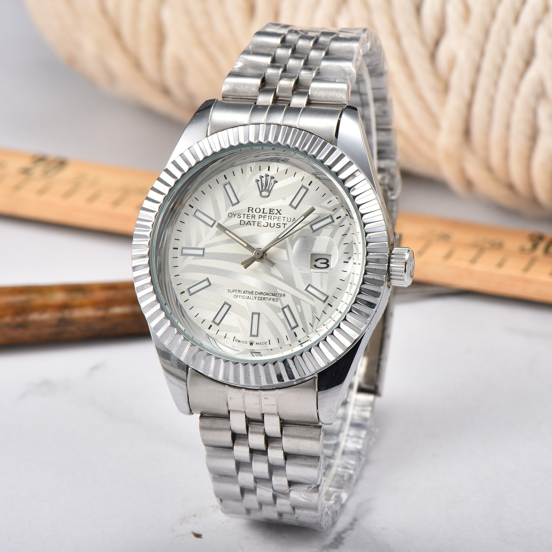 Rolex Day-Date Tooth Ring Leaf Quartz Watch Cross-border Manufacturer Wholesale Quartz Watch