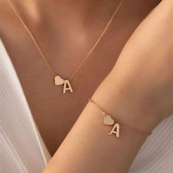 Fashion New Peach Heart Letter Necklace Women Ins Niche Accessible Luxury Alloy 26 Letters Heart Clavicle Chain Accessories