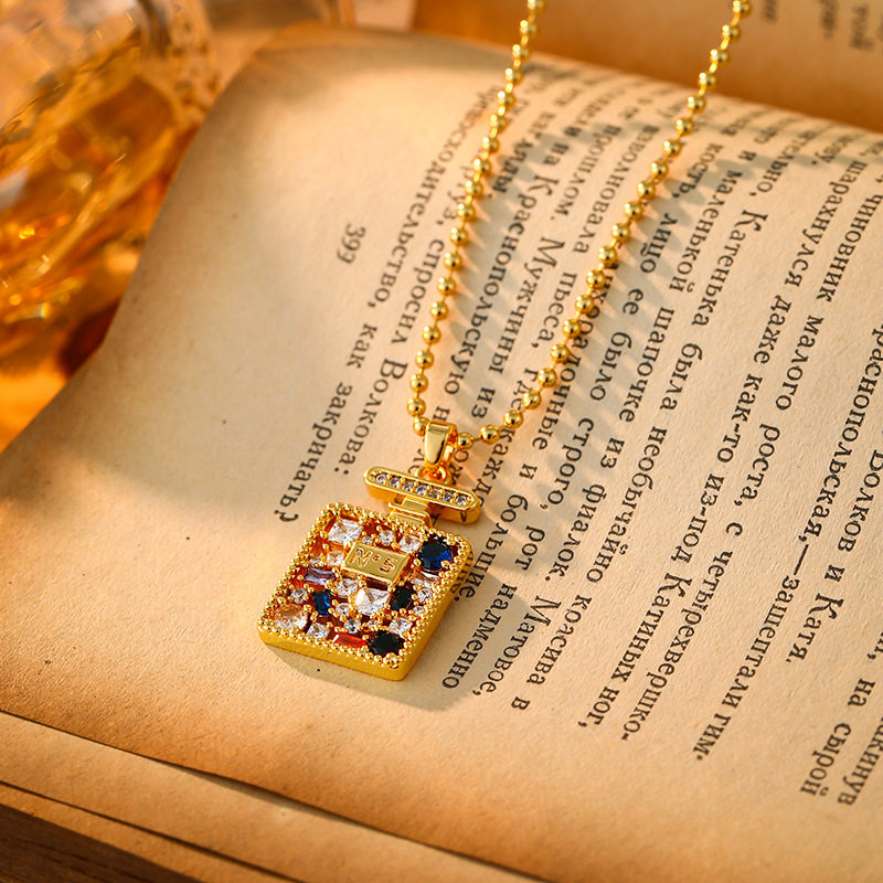 カラージルコン No.5 香水瓶ネックレス