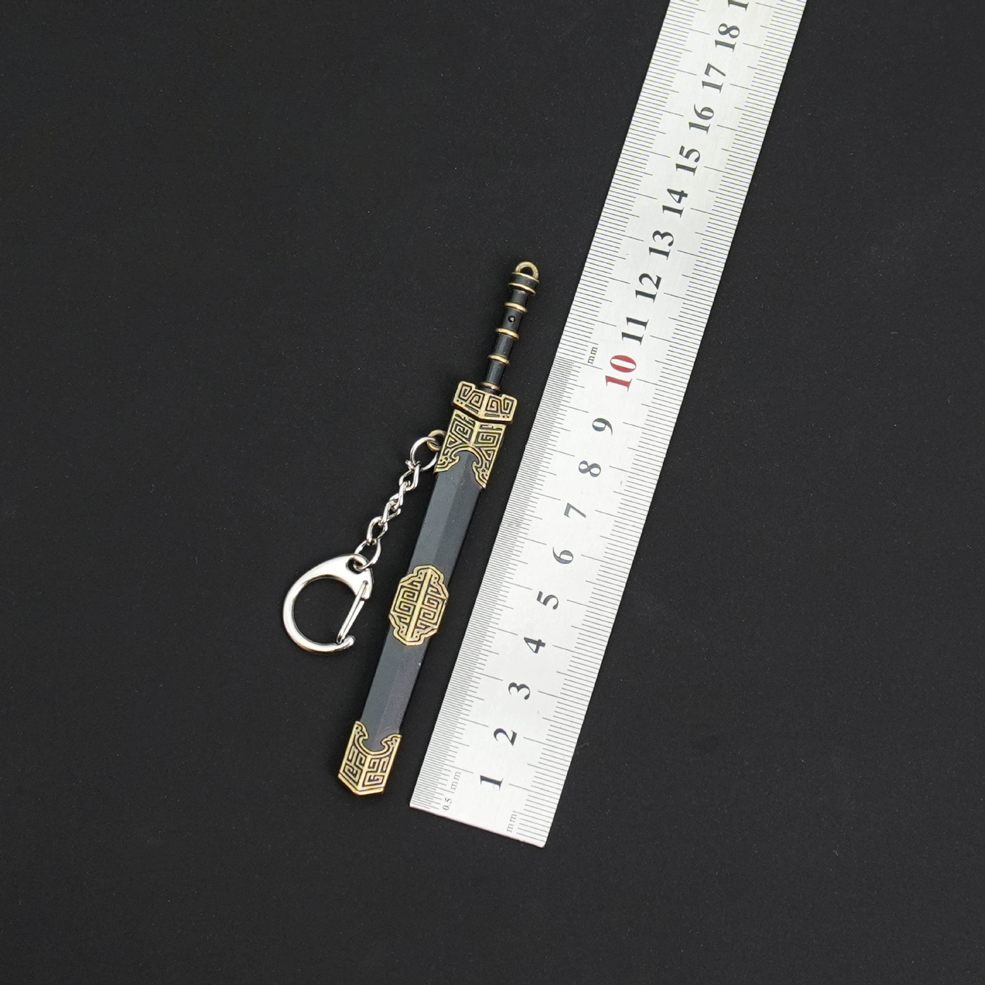 Mini Ancient Famous Sword 12cm Qin King Sword Metal Weapon Ornament Goujian Sword Model Toy Keychain Pendant