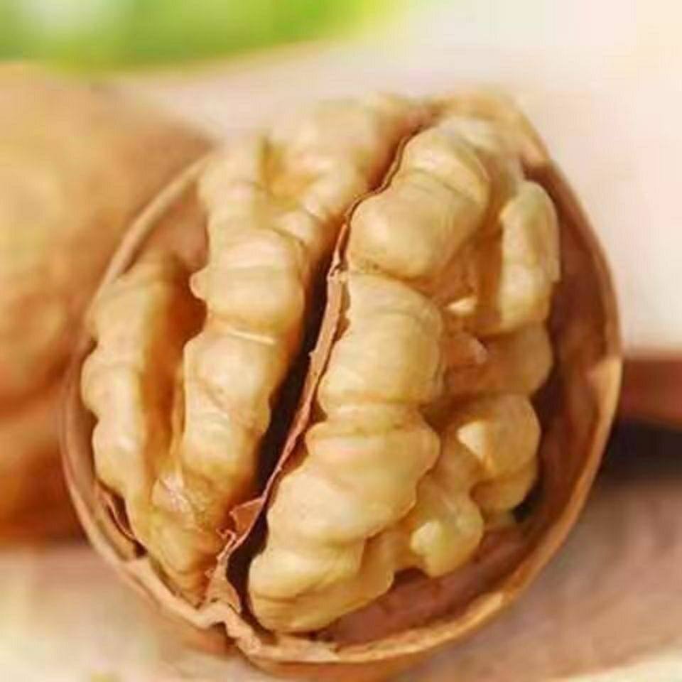 Thin-Skinned Walnuts, Xinjiang Specialty Snacks, New Original Flavor Walnuts, Wholesale with Free Shipping