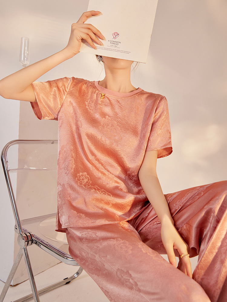 Áo sơ mi nữ cổ tròn tay ngắn dáng suông thêu hoa văn cây cỏ — Bột củ sen (giao hàng trong ngày), Jade White (Giao hàng ngay hôm nay), Jade White (Giao hàng trong 7 ngày), Vàng đen (Giao hàng ngay hôm nay)