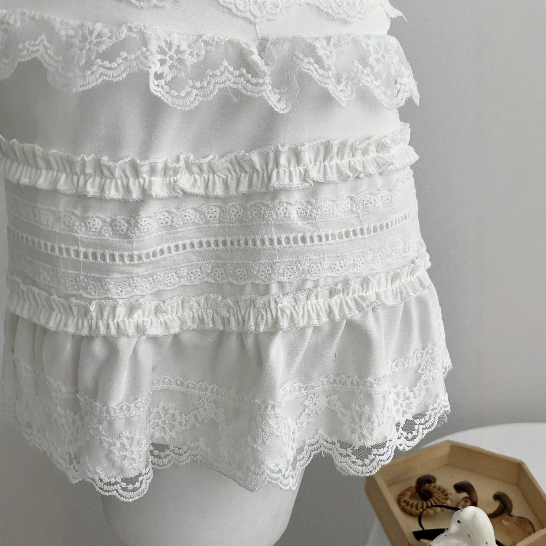 Summer Womens Ruffled Lace Trim Mini Skirt Low Waist Lightweight Fabric Elegant Design Ready to Ship Wholesale