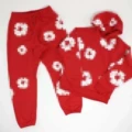 Red suit (white wreath)