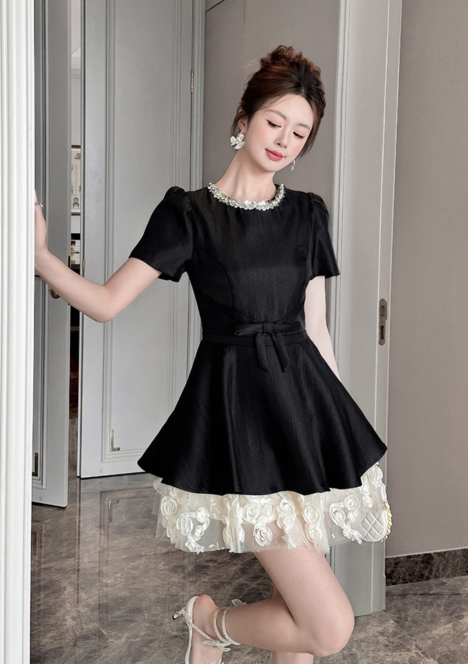 Váy liền thân Nữ Cổ Tròn Tay Ngắn Thắt Eo Phối Ren Phong Cách Pháp Màu Đen chi tiết 6