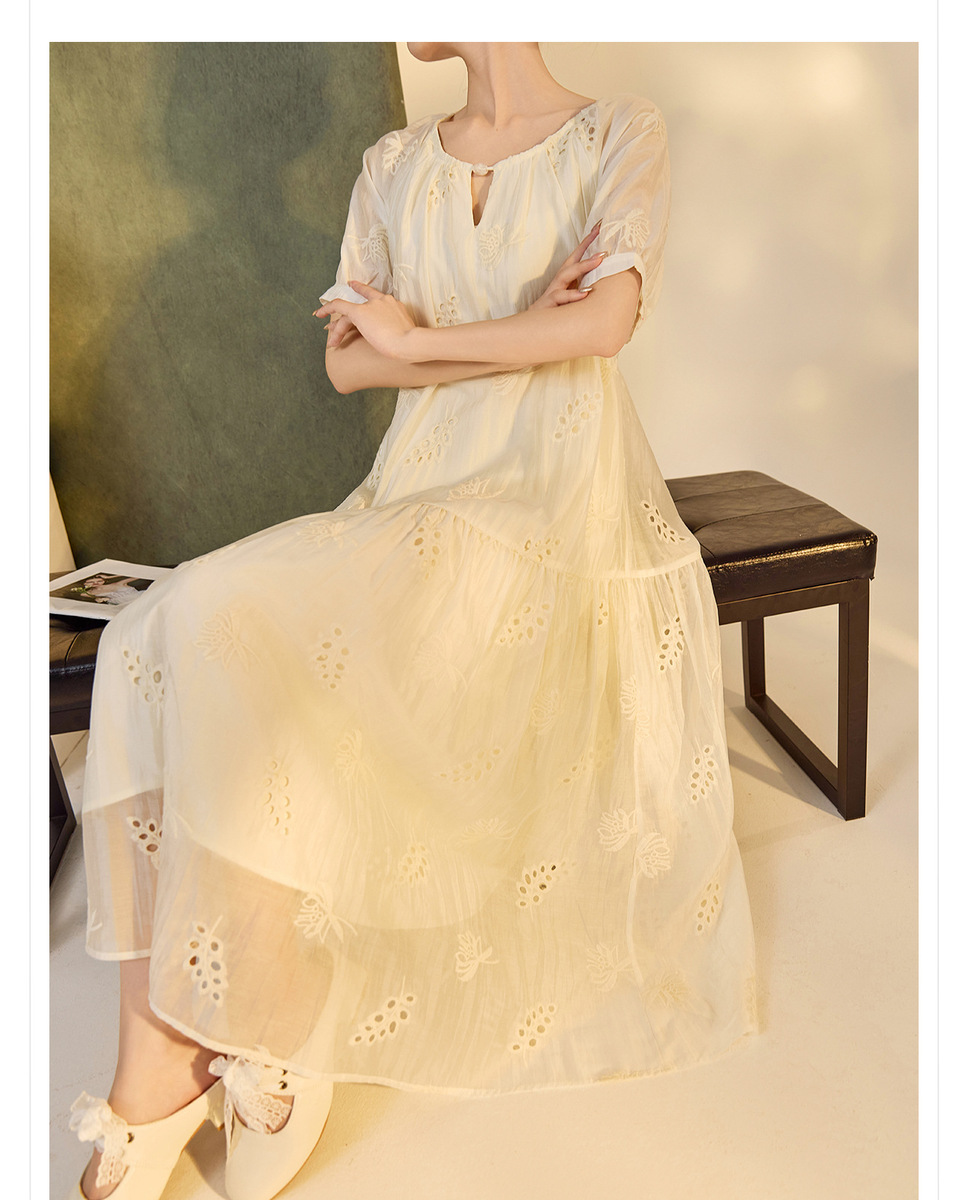 Đầm nữ dáng suông cổ tròn tay ngắn chất tencel mềm mại — Màu mơ sữa (cấp trong ngày), Màu mơ sữa (giao hàng trong 7 ngày)