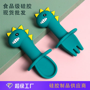 Factory wholesale baby silicone spoon baby cartoon soft spoon food supplement training short fork spoon children spoon tableware