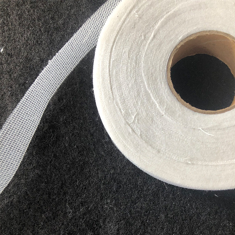 Spot clothing with spun-bonded lining warp-knitted strip lining straight strip lining specifications multi-width can be fixed cut