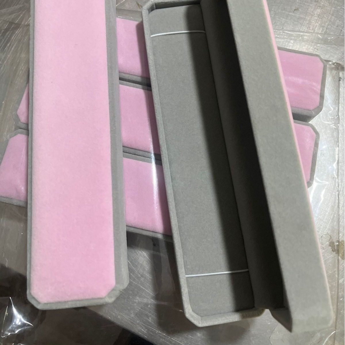 A generation of exquisite flannel jewelry box fashion transparent film box earrings bracelet necklace storage box 7*9