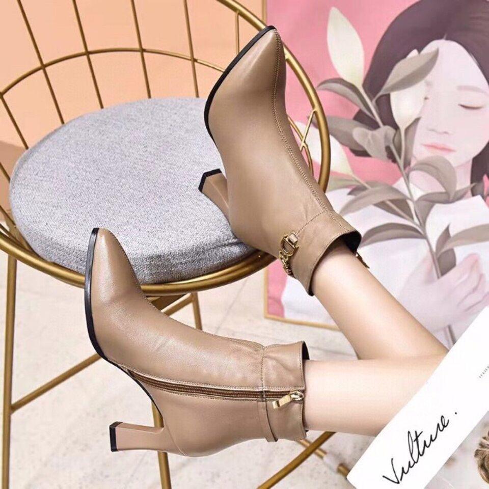 Boot Nữ Da Thật Cổ Ngắn Gót Vuông Chiều Cao Đế Khoảng 6cm Phong Cách Anh Quốc Màu Đen, Nâu