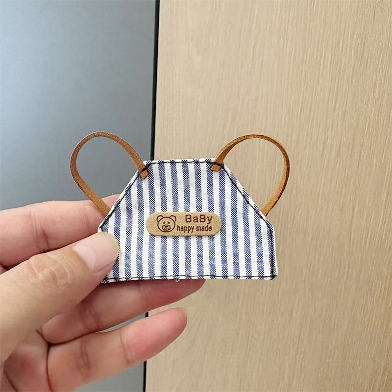 可爱迷你帆布包毛绒玩偶格子包西高地公仔扭棒小狗配饰格子裙娃衣