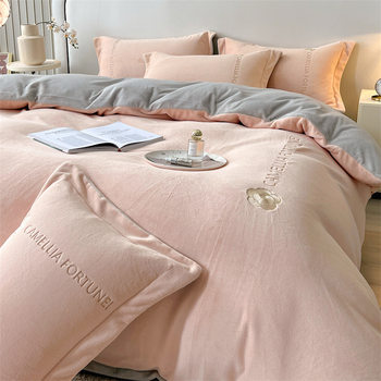 Thickened Milk Coral Velvet Four-Piece Set, Winter Double-Sided Flannel Duvet Cover, Winter Fleece-Lined Bed Sheet, Three-Piece Bedding Set
