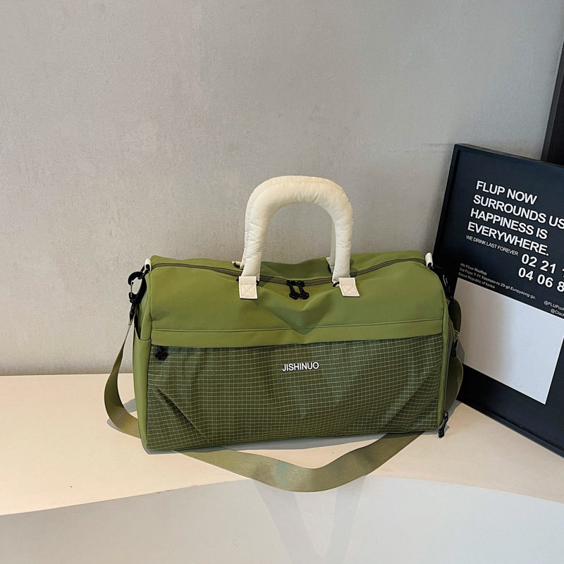 New Travel Bag, Large Capacity, Lightweight Sports Fitness Bag, Portable Shoulder Crossbody Bag, Can Be Used as a Trolley Suitcase Travel Bag