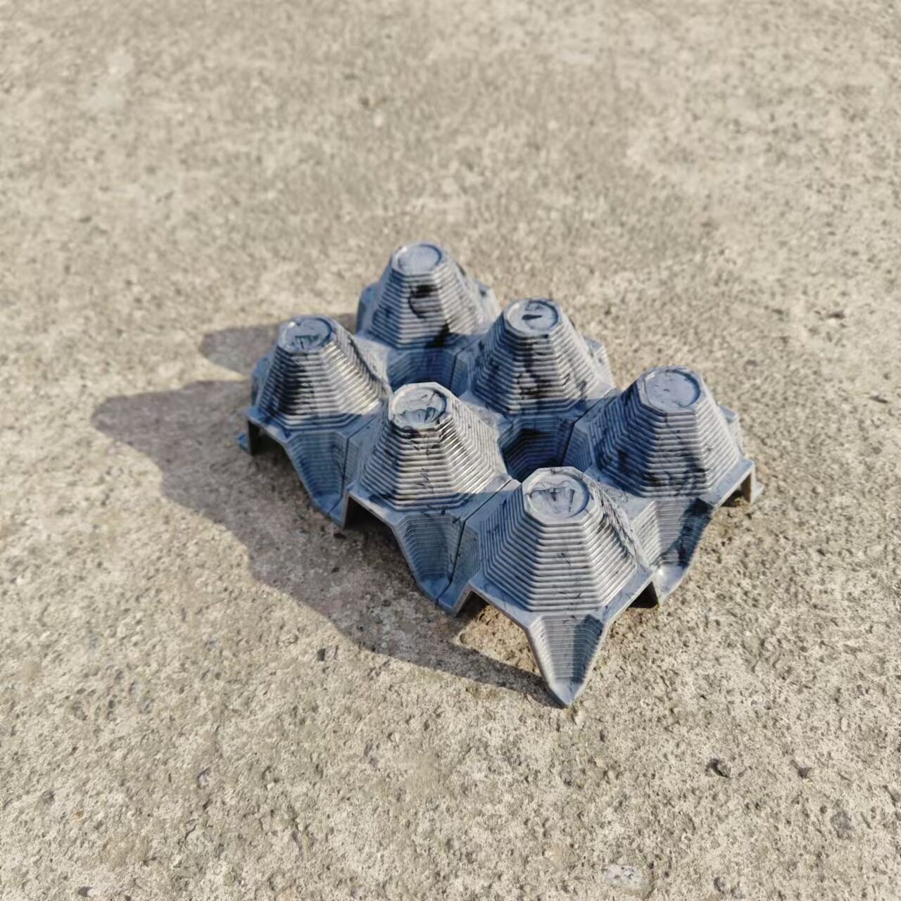 Foreign trade cross-border Amazon PVC simulation egg holder can be assembled to raise crickets cockroaches crawling pet lizards scorpions to avoid