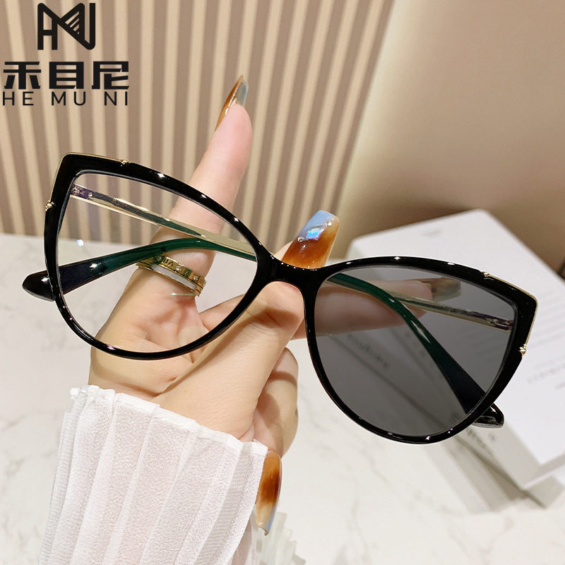 Glasses Frame European and American Explosions TR90 Anti-blue Light Flat Mirror Fashion Fashion Personalized Cat's Eye Plain All-match Color-changing Mirror