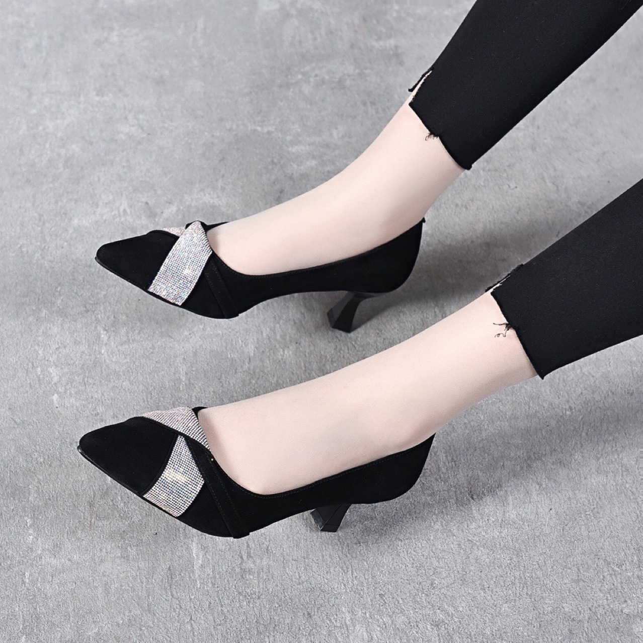 (Mới) Mã K1167 Giá 1350K: Giày Cao Gót Nữ Toopng Mũi Nhọn Gót Nhọn Hàng Mùa Hè Giày Dép Nữ Chất Liệu Da Bò G04 Sản Phẩm Mới, (Miễn Phí Vận Chuyển Toàn Quốc).