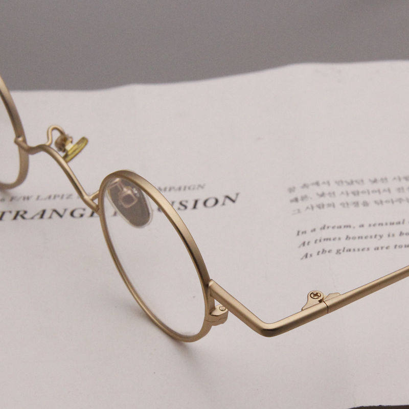 Ultra Light Retro Niche Small Round Frame Glasses Frames for Men and Women Artistic Prince Round High Myopia Frame Republic of China Frame