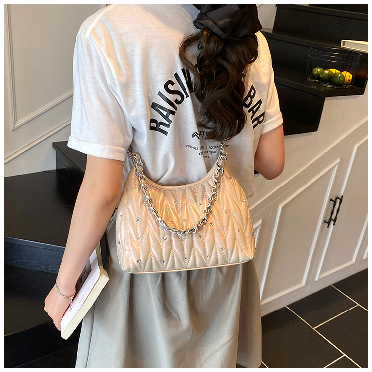 O1CN01ujp3bB1yV4MvPgttv !!2212088006583 0 cib