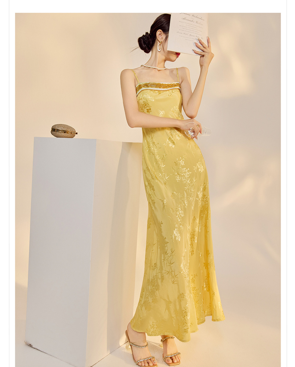 Set áo khoác cardigan thêu hoa kèm đầm hai dây dáng dài nữ — Váy hai dây