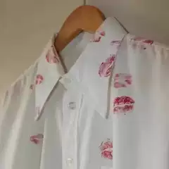 European and American Style Personalized Red Lip Print White Casual Loose Shirt with Four-Corner Outer Stitching, Unisex Trendy Jacket