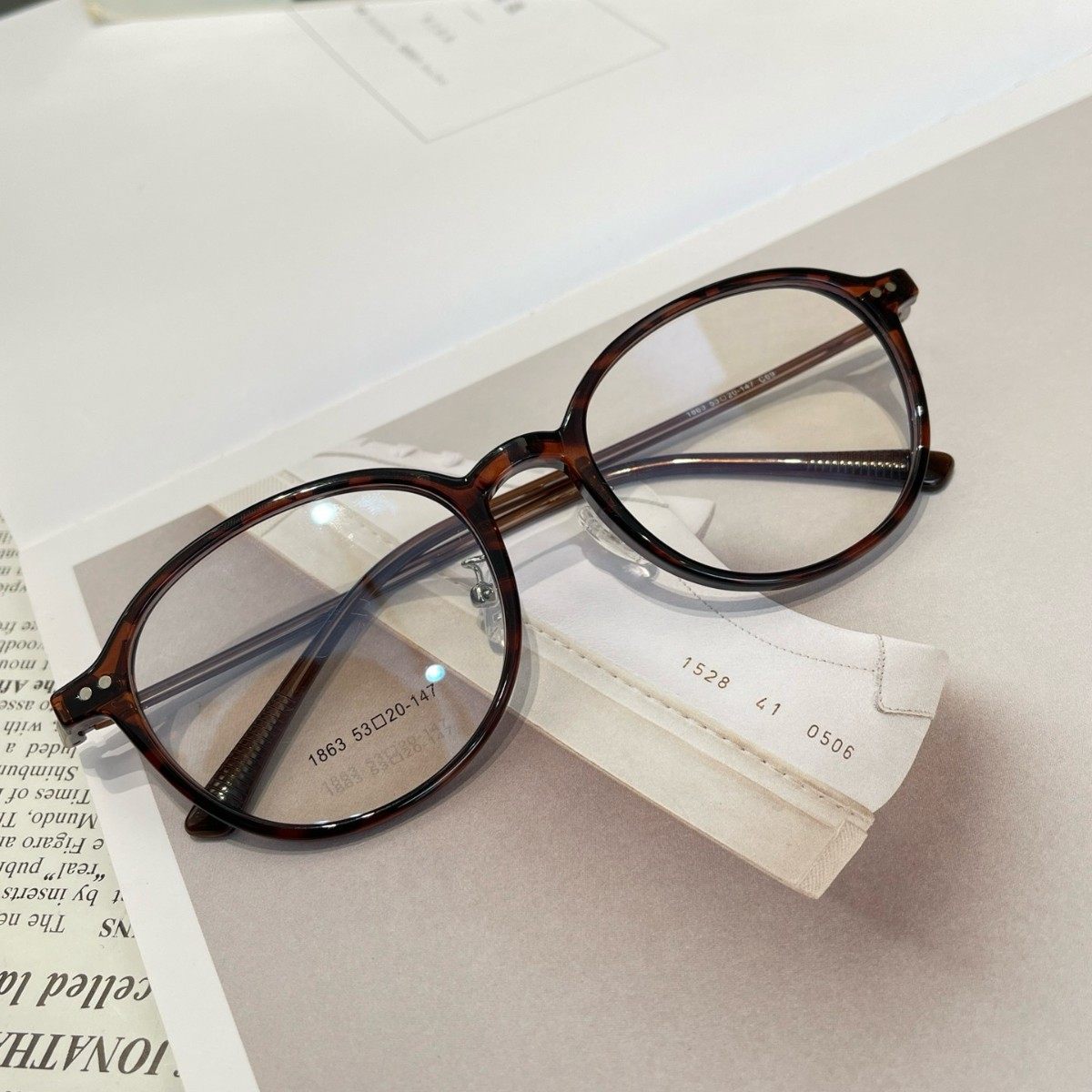 Xiaohongshu Same Style Glasses Frame Ultra-Light Puff Frame for Women Can Be Equipped with Myopia Frame Danyang Glasses Wholesale 1863
