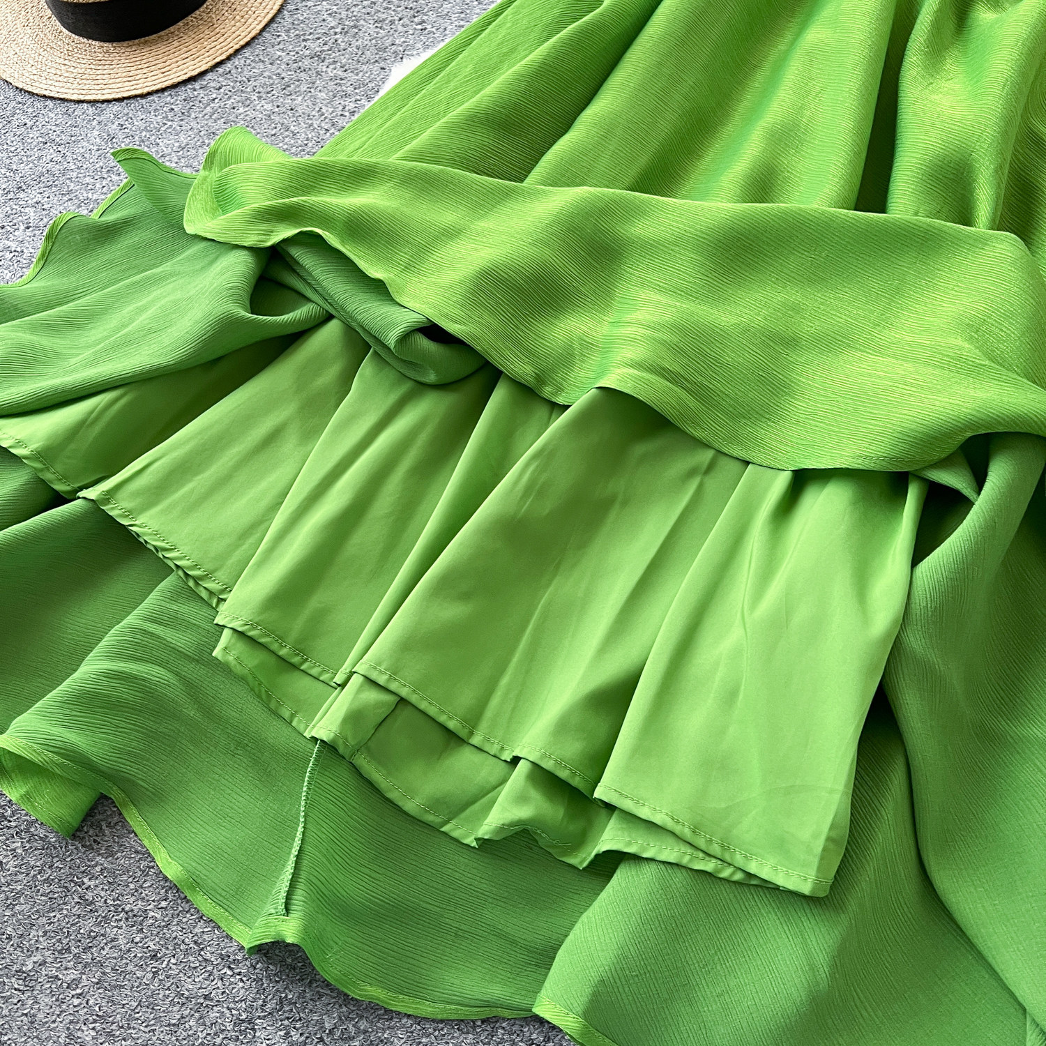 Green Backless Maxi Dress for Women Summer Design Waist Defining Flowy Skirt Perfect for Vacations Wholesale