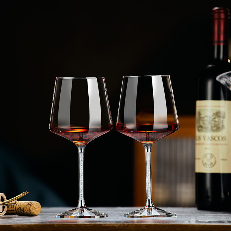 High-End Red Wine Glasses for Home Use, Luxurious Crystal Burgundy Goblets, Wine Glass Set with Gold-Plated Rotating Decanter