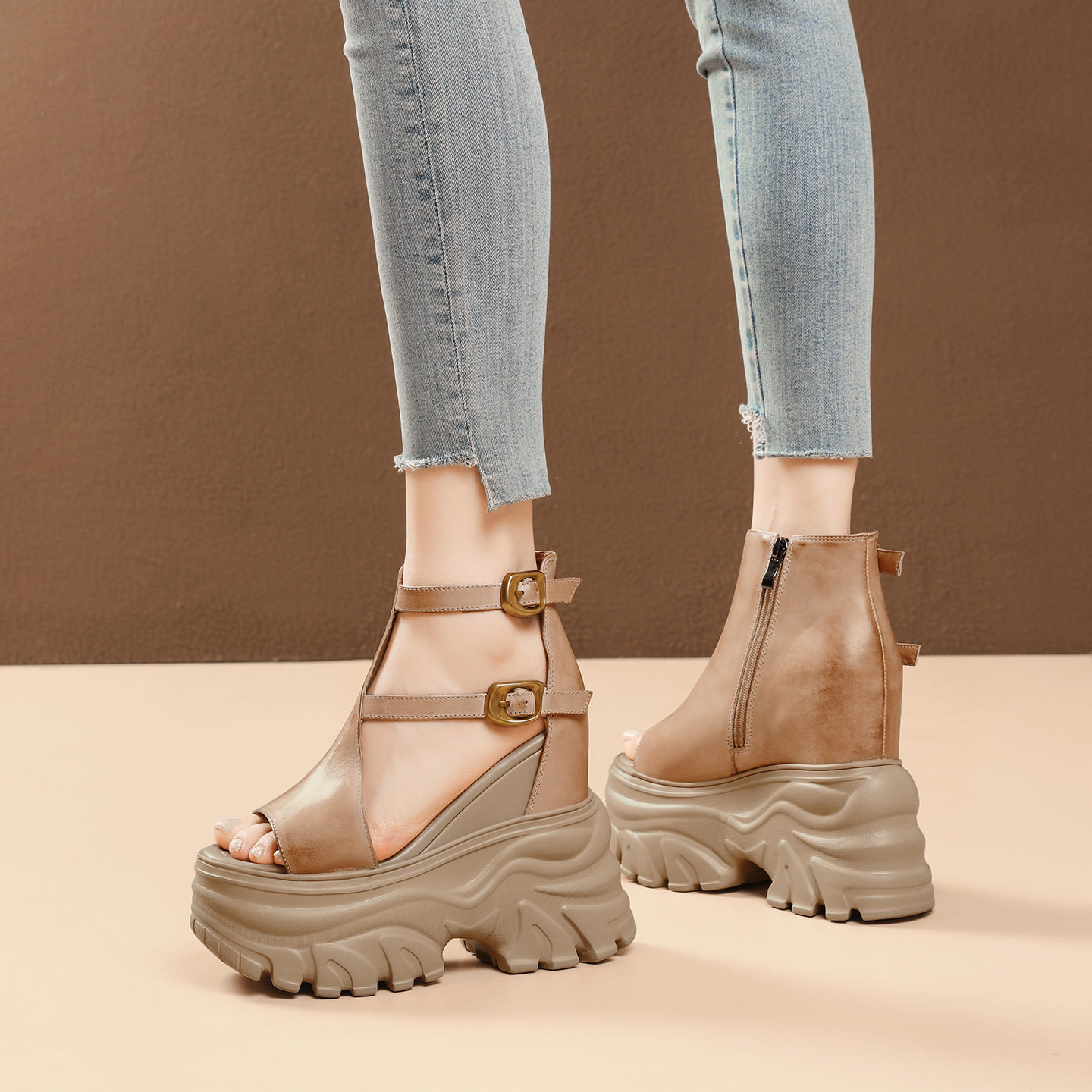 Sandal nữ đế xuồng cao 14 cm quai rộng hở mũi chất da bò — [Đen], [Be]