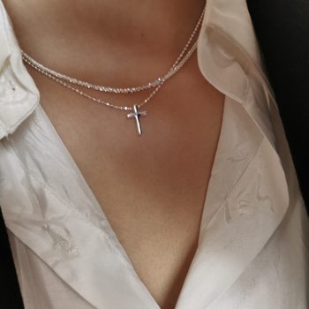 Cross zircon necklace 2023 new online celebrity accessories light luxury niche design titanium steel clavicle chain