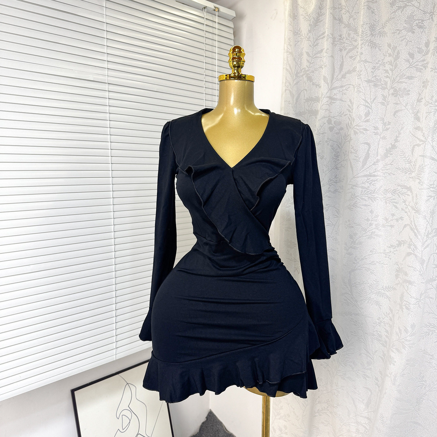 V Neck Ruffled Hem Long Sleeve Dress Slim Fit Bodycon Elegant Style Perfect for Spring and Autumn Wholesale
