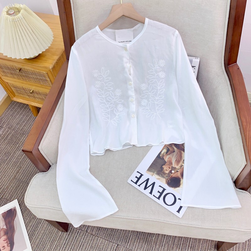 Áo sơ mi nữ linen phối gai dệt thêu họa tiết hạt gạo dáng suông tay dài — trắng
