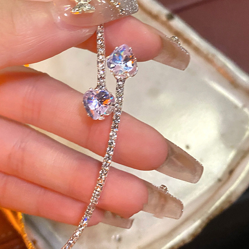 Popular Fashionable, Exquisite and Simple Choker, Accessible Luxury Rhinestone Heart Collar, European and American Elegant, Versatile and Shiny