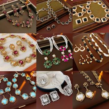 Square Leaf Diamond Necklace, Antique Style, Retro Temperament, Niche Clavicle Chain, Light Luxury, High-End Necklace for Women Wholesale