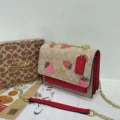 Khaki strawberry