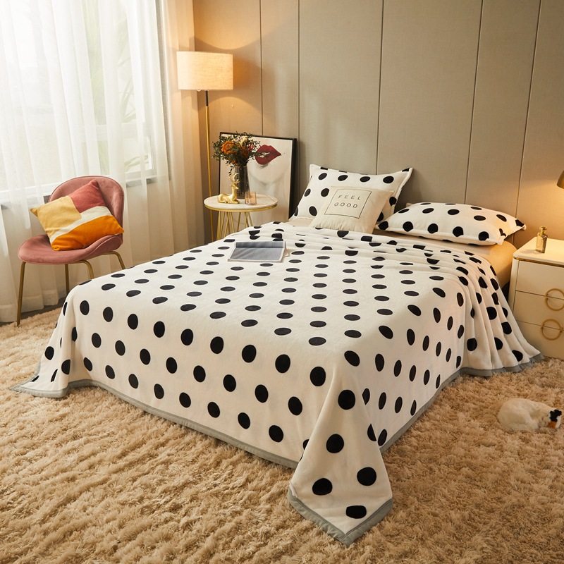 Explosions Four Seasons Household Cloud Mink Fleece Wedding Big Red Falael Fleece Blanket Thickened Double-sided Fleece Blanket Wholesale for Foreign Trade