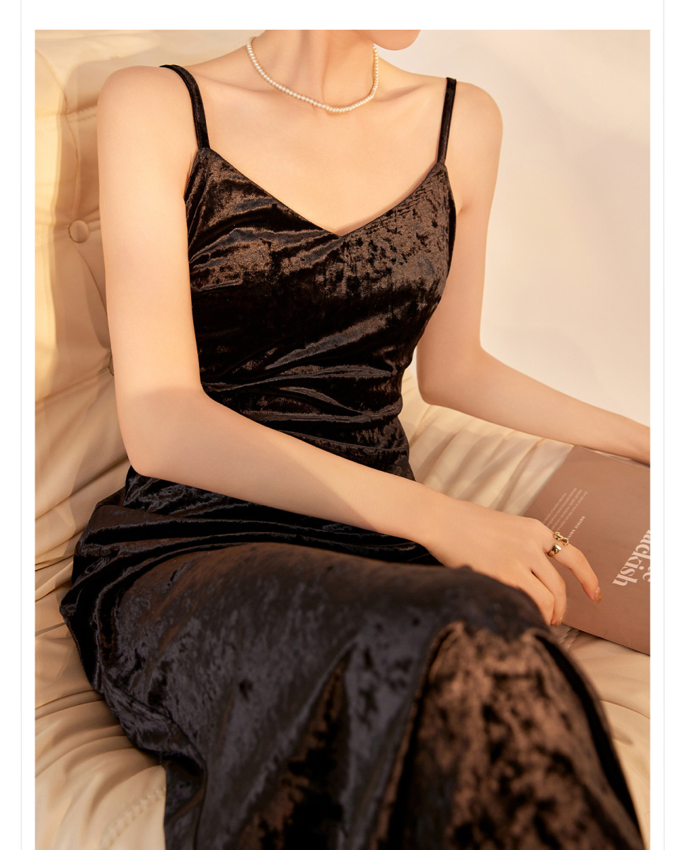 Đầm dây hai quai dáng chữ A dài, thiết kế tối giản màu trơn — Bột sương đào (giao hàng trong 7 ngày), Burgundy (giao hàng trong 7 ngày), Đen Obsidian (Tóc 7 ngày), Màu đen Obsidian (phát hành cùng ngày)