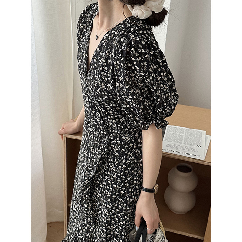 (Mới) Mã L0928 Giá 940K: Váy Đầm Liền Thân Nữ Hatdlu Hàng Mùa Xuân Thu Đông Họa Tiết Hoa Cổ Chữ V Thời Trang Nữ Chất Liệu G03 Sản Phẩm Mới, (Miễn Phí Vận Chuyển Toàn Quốc).
