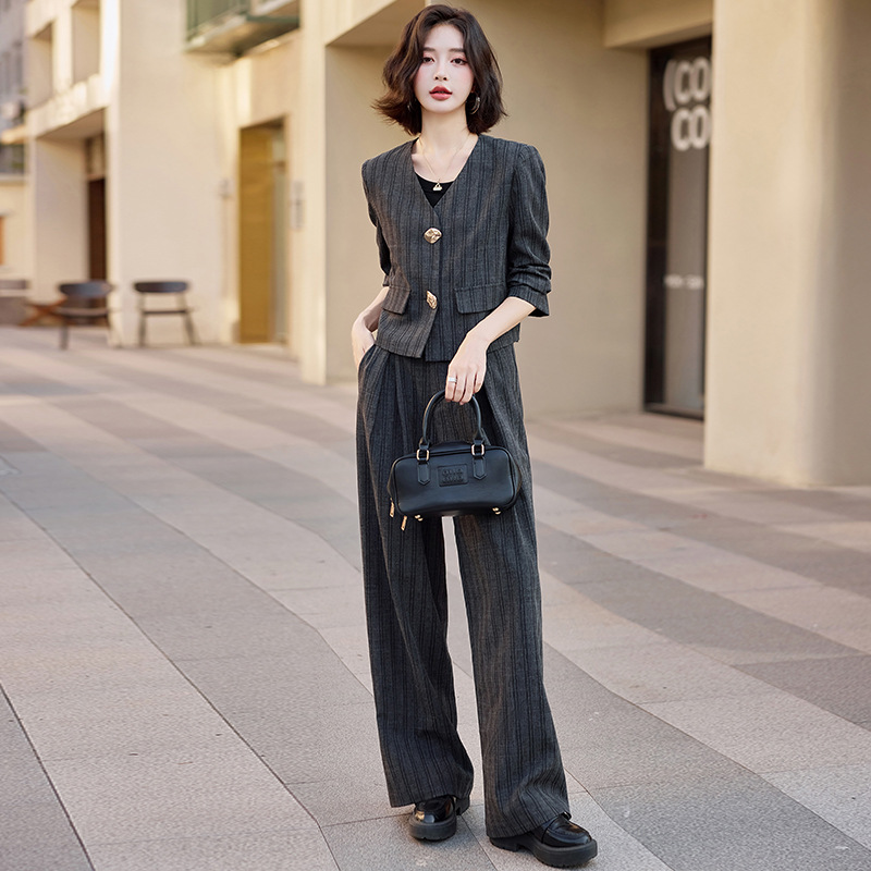 (Mới) Mã L3609 Giá 2120K: Đồ Bộ Nữ Wotdyi Cả Bộ 2 Món Hàng Mùa Xuân Thu Đông Thời Trang Nữ Chất Liệu G05 Sản Phẩm Mới, (Miễn Phí Vận Chuyển Toàn Quốc).