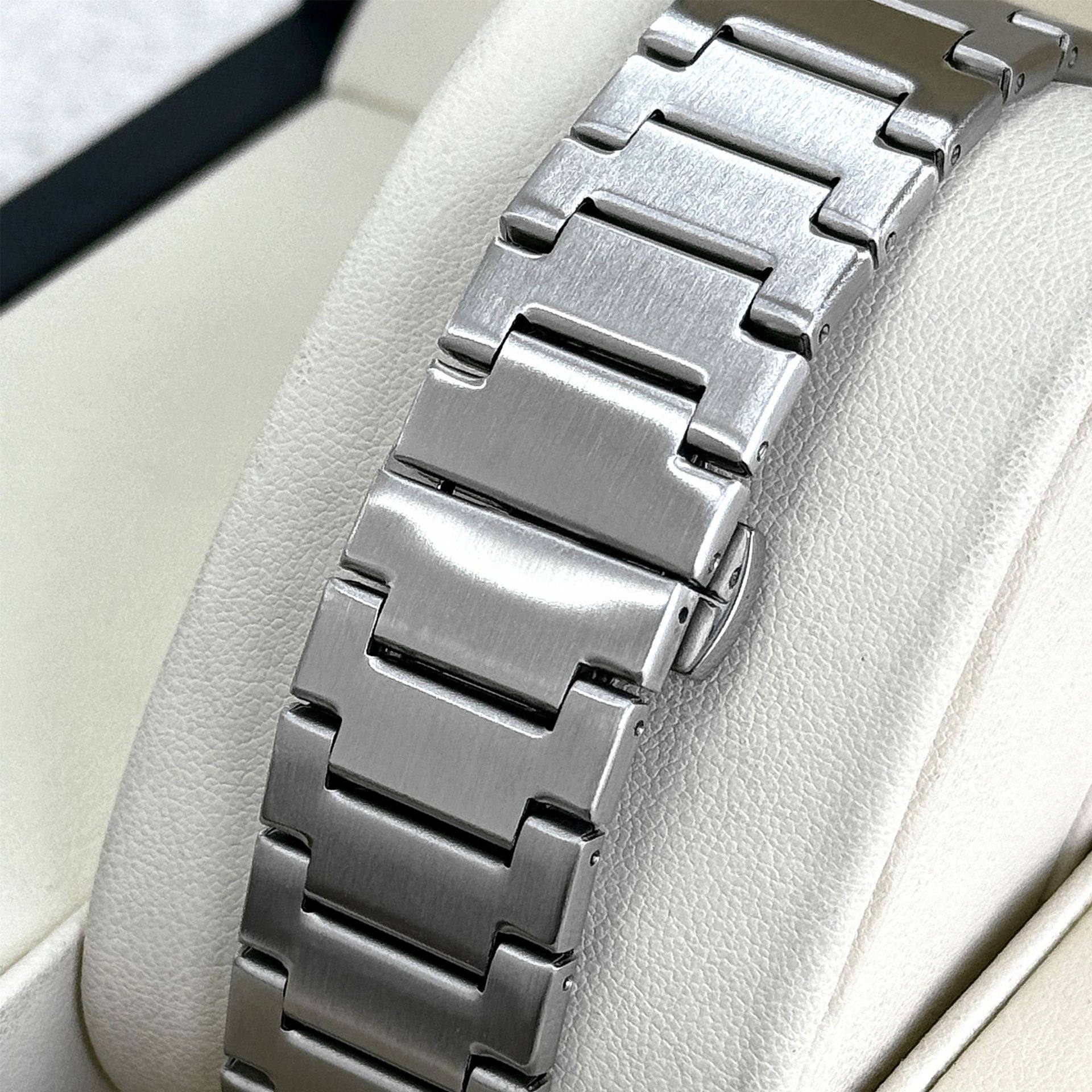 New Pablo Raez Steel Band Men's Watch with Gradient Green Dial, Butterfly Clasp, Dual Calendar, Cross-Border Hot Sale P36