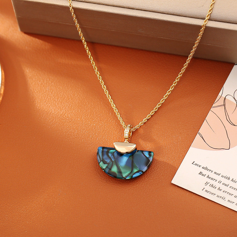 Source Factory Fan-Shaped Abalone Necklace Simple Fashion Light Luxury High-End Clavicle Chain Romantic Internet Celebrity Style Earrings