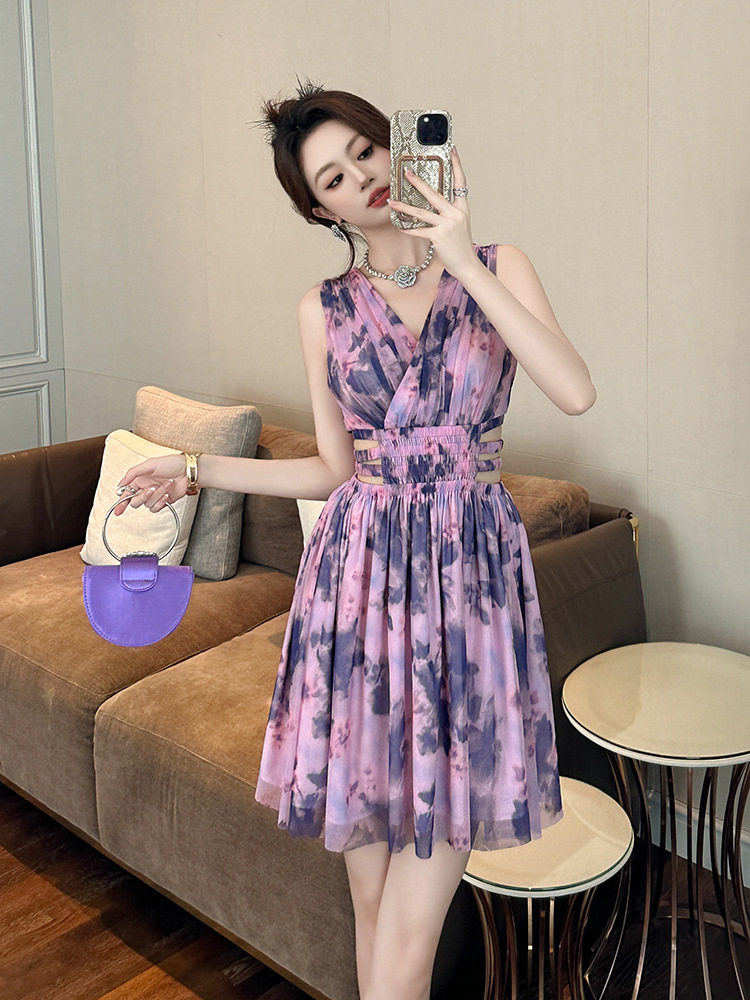 Đầm suông nữ cổ V tay không chất liệu voan in họa tiết hoa nhí phong cách Pháp — [Tím]