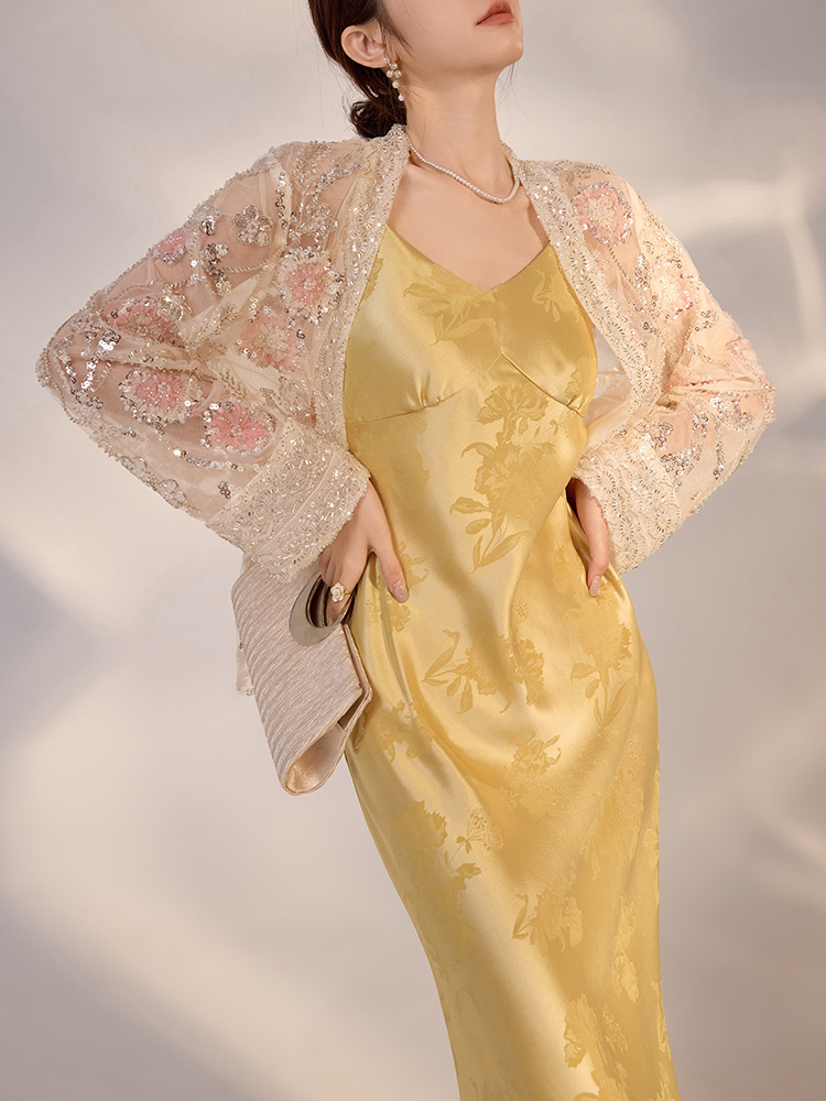 Áo khoác nữ dài tay dáng suông họa tiết hoa dập nổi phối sequin nhẹ — Màu mơ dịu nhẹ (tóc 7 ngày), Màu mơ dịu nhẹ (tóc nhuộm trong ngày)