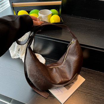 Casual Large Capacity Dumpling Bag Women's Bag 2024 New Autumn and Winter Commuting Shoulder Bag Popular Leopard Print Crossbody Bag