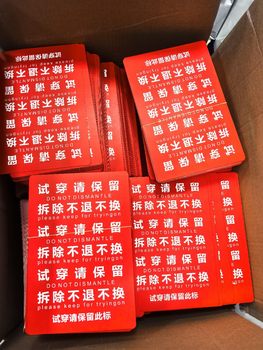 Giant Tag Customized Clothing Logo Classy Anti-Tamper Buckle Tag Women's Clothing Trademark Tag Universal Tag Ready for Sale