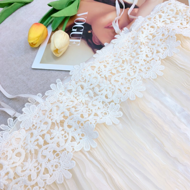 Đầm maxi hai dây cổ tròn dáng xòe phối ren ngực, phong cách thanh lịch — Màu be nhạt - chất lượng cao