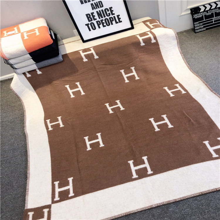Cross-border H Cashmere Blanket Office Towel Quilt Nap Sofa Air-conditioning Blanket Picnic Camping Blanket Dustproof Tapestries