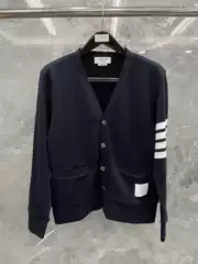 【Factory Store】High-Quality Men's and Women's Casual Fashion Classic Four-Stripe Versatile Pure Cotton V-Neck Cardigan Top