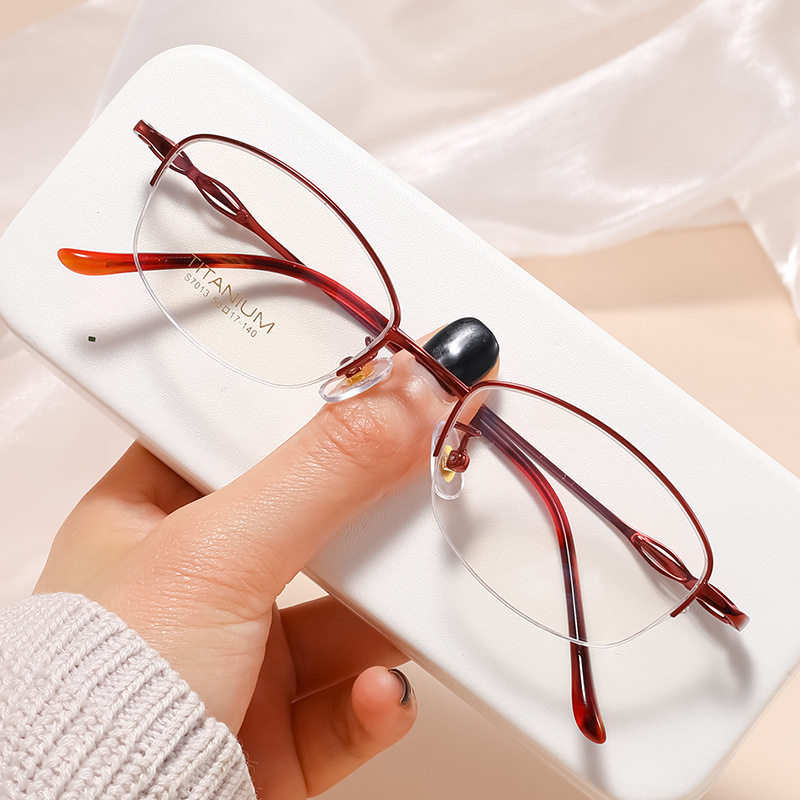 S7013T Ladylike Ultra-Light Small Frame Half-Rim Pure Titanium Eyeglass Frame Retro Literary Oval Eyeglass Frame Danyang Eyeglass Wholesale