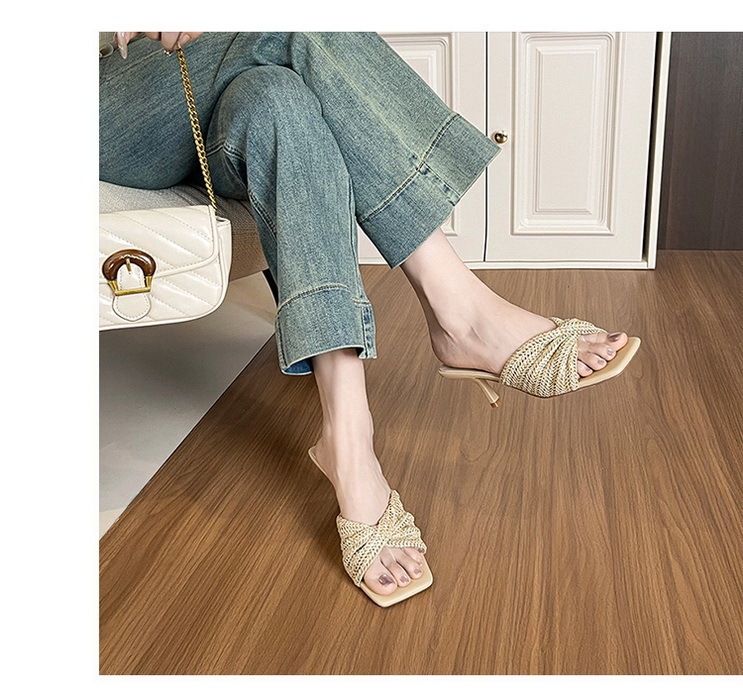 Sandal cao gót nữ mũi vuông quai mảnh đan chéo phong cách thanh lịch — Màu trắng nhạt, nâu sẫm, quần kaki