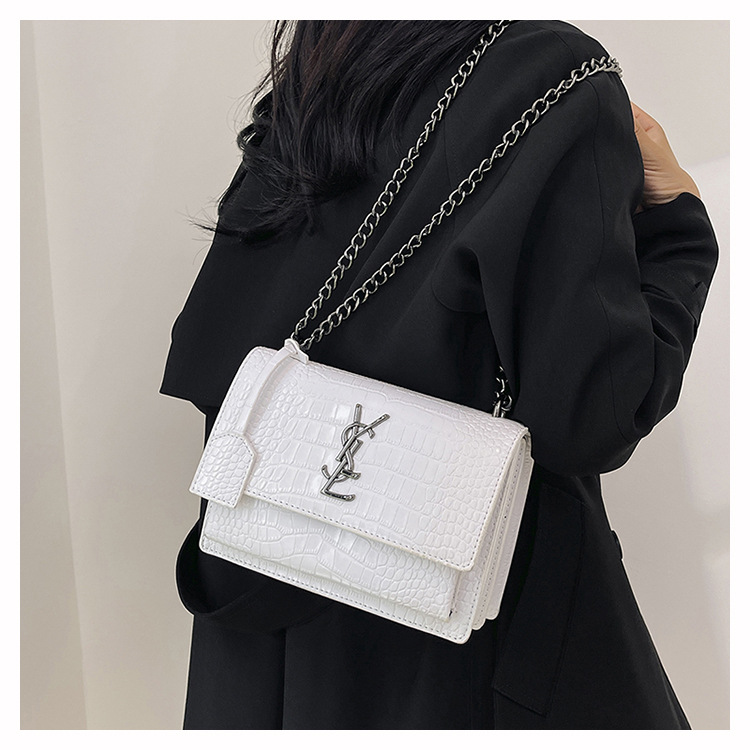 O1CN01vf8frE1a0nN2KwW3V !!2218817593268 0 cib